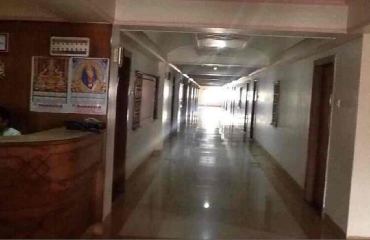 Hotel Ambrosia Kalyan Bagian luar foto