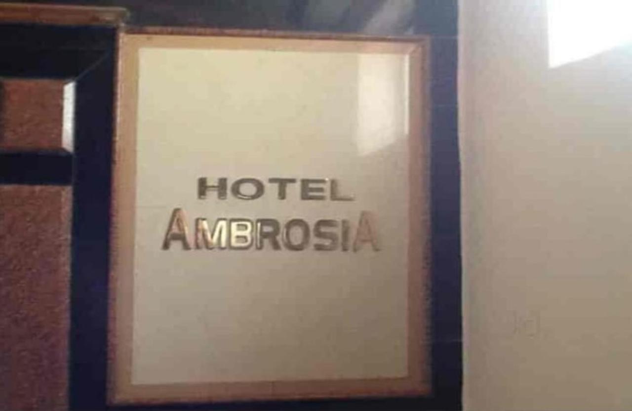 Hotel Ambrosia Kalyan Bagian luar foto