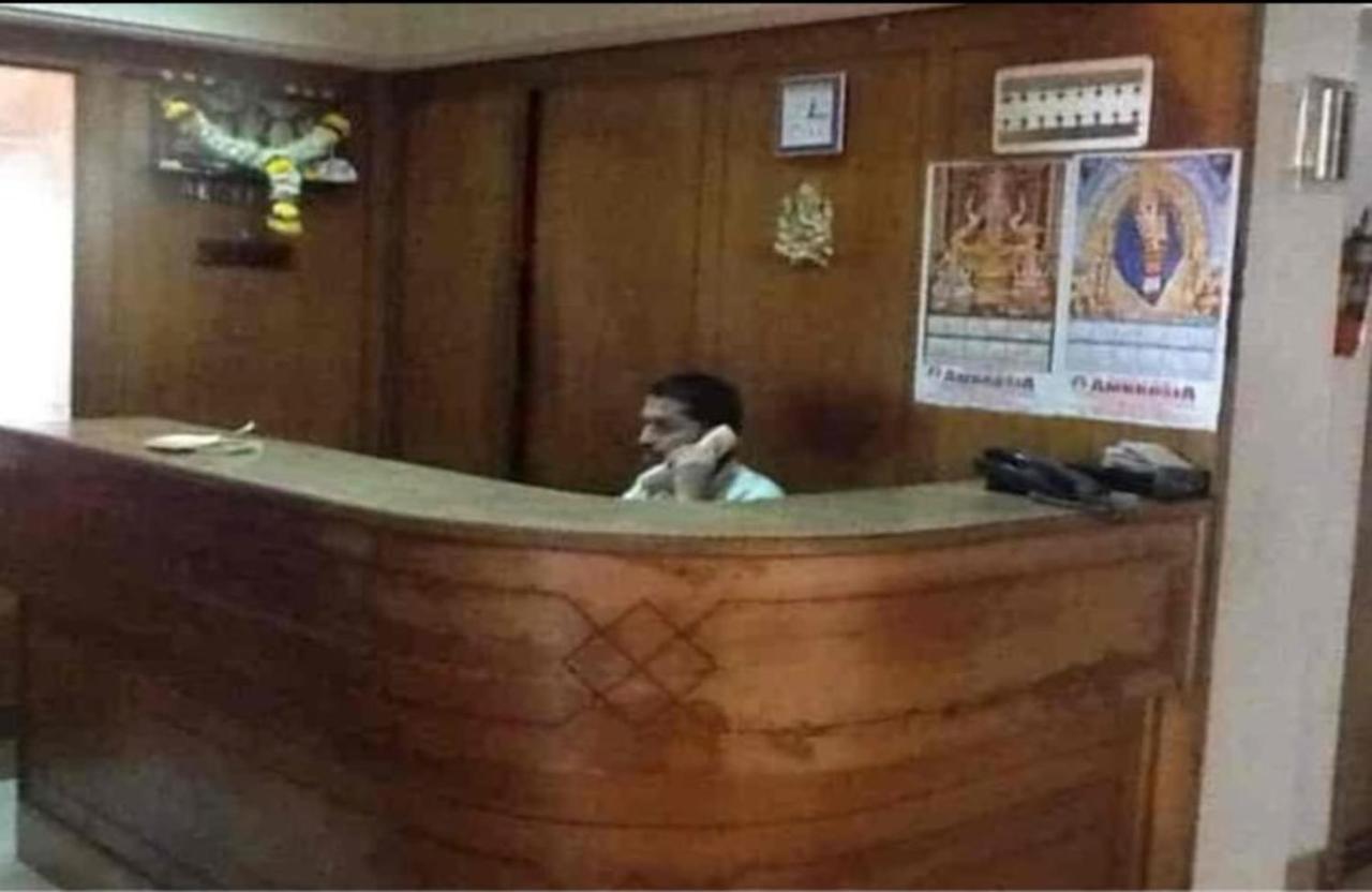 Hotel Ambrosia Kalyan Bagian luar foto